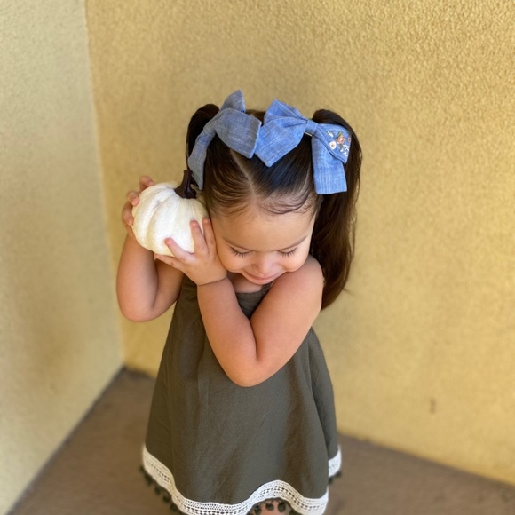 Embroidered set of hair bows - Picture 2 of 2